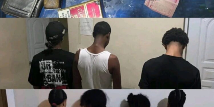 Rescatan 6 menores en condición de calle en Puerto Plata, incautan arma y máquina tragamonedas