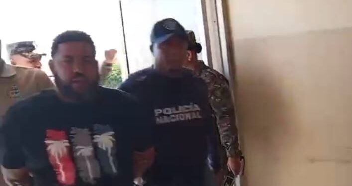 Se entrega ante autoridades de Montecristi hombre buscado por supuesto homicidio en Guayuibin
