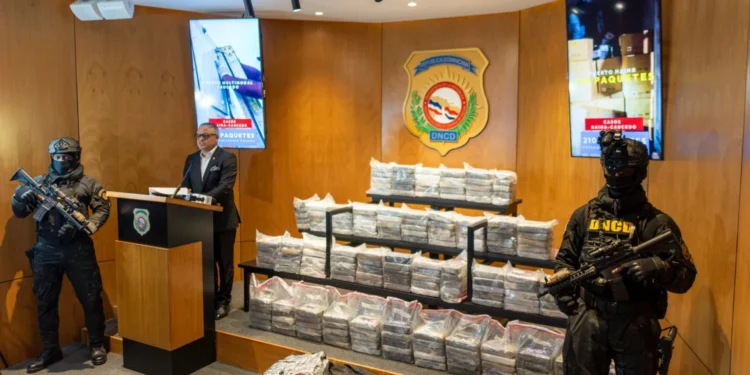 DNCD incauta 210 paquetes de presunta cocaína en puertos de Haina y Caucedo