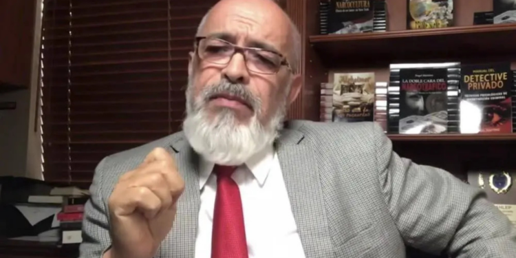 Retiran una de las querellas contra Ángel Martínez