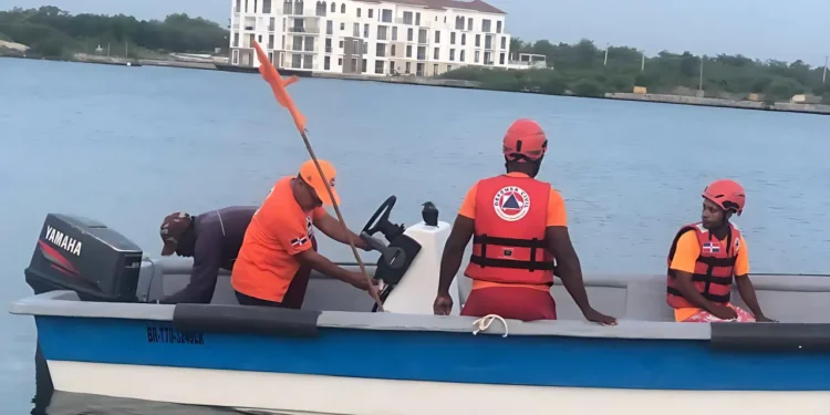 Naufragio en Cap Cana: buscan sobrevivientes en alta mar