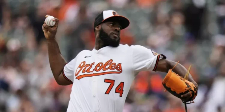 El cerrador Félix Bautista fue colocado en lista de lesionados por molestias en hombro