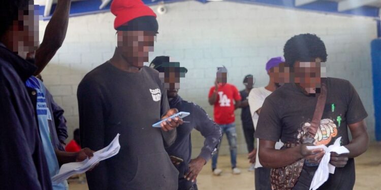 Autoridades migratorias detienen 1,808 ilegales y repatrían 1,326 a través de puertas fronterizas