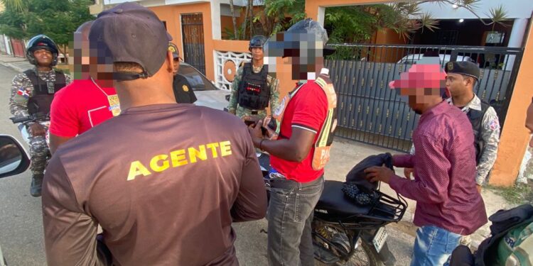 Brigadas de interdicción detienen más 1,800 indocumentados mediante efectivas estrategias para el control migratorio.