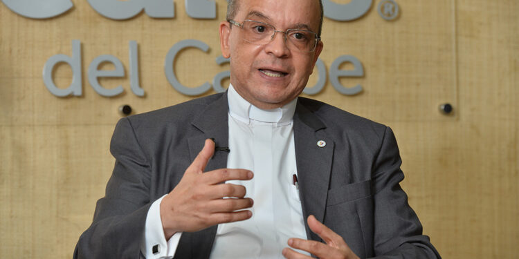 Obispo de SFM llama a no ceder ante presiones por tres causales