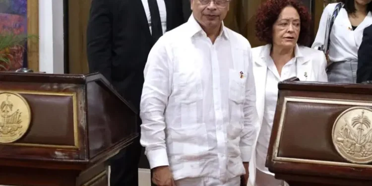 Petro exhorta en Haití a los países de la región a «no dejarse esclavizar jamás»