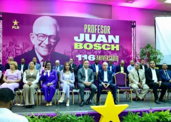 PLD rinde homenaje a Juan Bosch a 116 años de su nacimiento