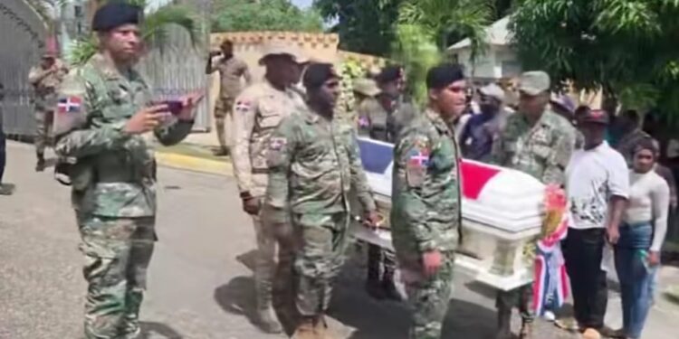 Sepulta en medio de llantos y con honores militares soldado encontrado muerto en la frontera Sur