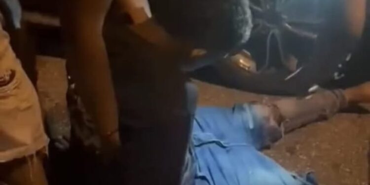 Joven resulta gravemente herido tras impactar con camioneta de alcaldía Loma de Cabrera