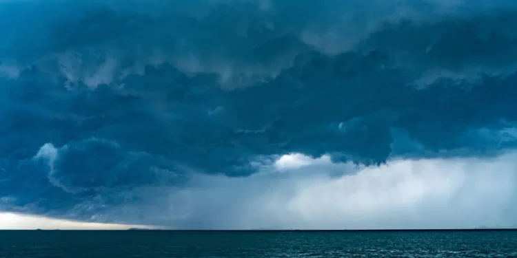 Se forma sistema que podría convertirse en la Tormenta Fernand