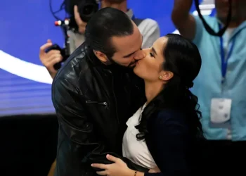 La historia de amor de Nayib Bukele y Gabriela Rodríguez
