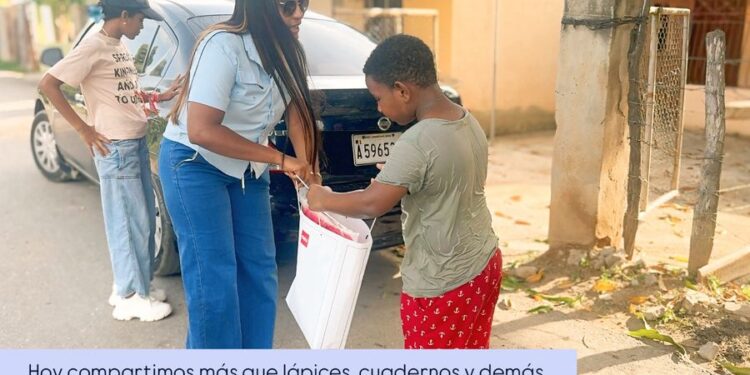 Yokaira García Bonilla realiza por sexto año consecutivo la entrega de la iniciativa Mochila Feliz