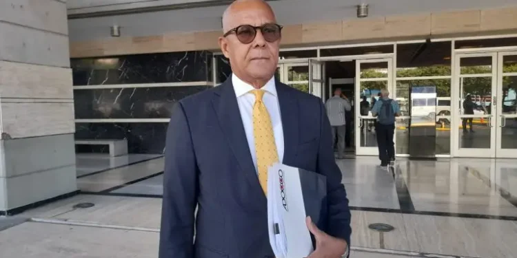 ADOCCO querella contra exministro Ángel Hernández por lavado de activos
