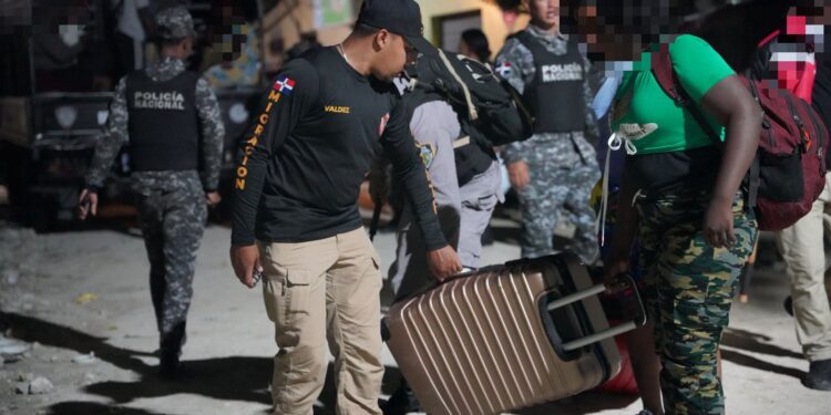DGM junto a Fuerzas de Seguridad detienen 1,162 y repatrían 1,052 extranjeros indocumentados