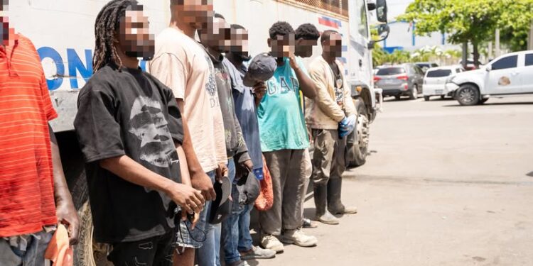 DGM refuerza control migratorio y detiene 1,624 indocumentados mediante operaciones coordinadas de interdicción