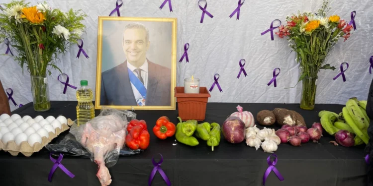 Realizan hora santa en Moca contra el alto costo de la canasta básica