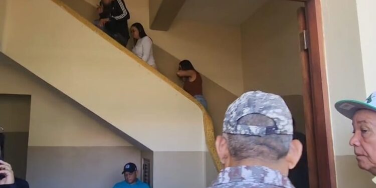 Vídeo: Se produce incidente en tribunal de Dajabón tras conocimiento de cuádruple asesinato en Partido