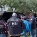Juez dictamina inmigración puede seguir arrestos en tribunales federales NYC