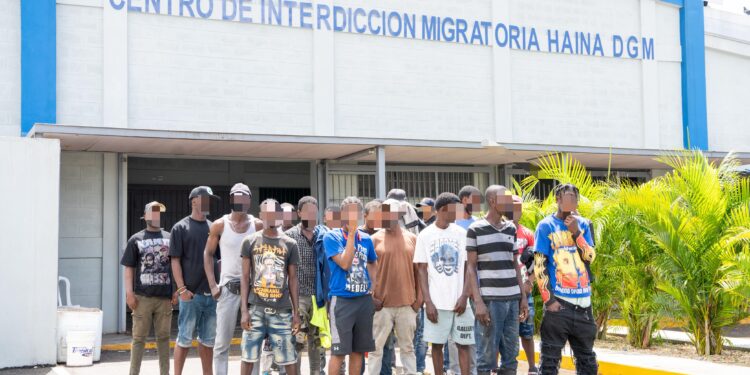 Unidades de interdicción migratoria detienen a 1,425 y repatrían 1,243 nacionales haitianos indocumentados