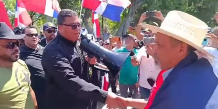 Ányelo Vásquez advierte no quedara un solo haitiano vivo en el país si le pasa algo a Riverón