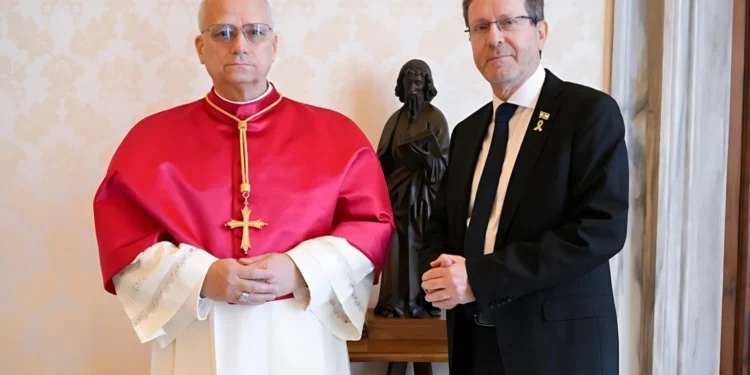 El papa y el presidente de Israel abordan en el Vaticano la «trágica situación en Gaza»