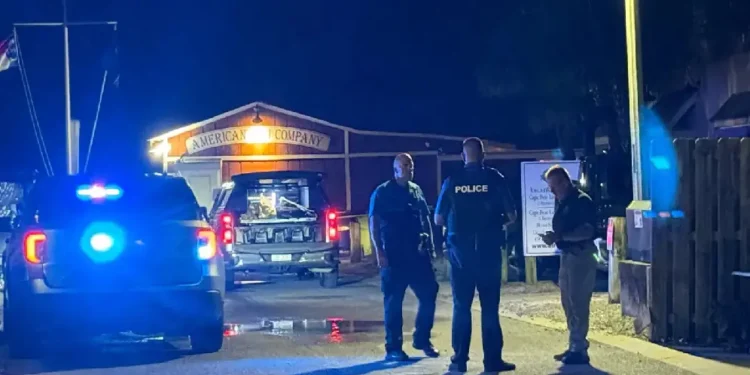 Tres muertos y ocho heridos en tiroteo en bar de Carolina del Norte