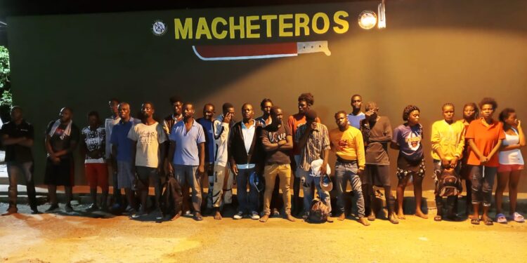Detienen a 25 migrantes haitianos que intentaban evadir puesto militar del Ejército en Monción