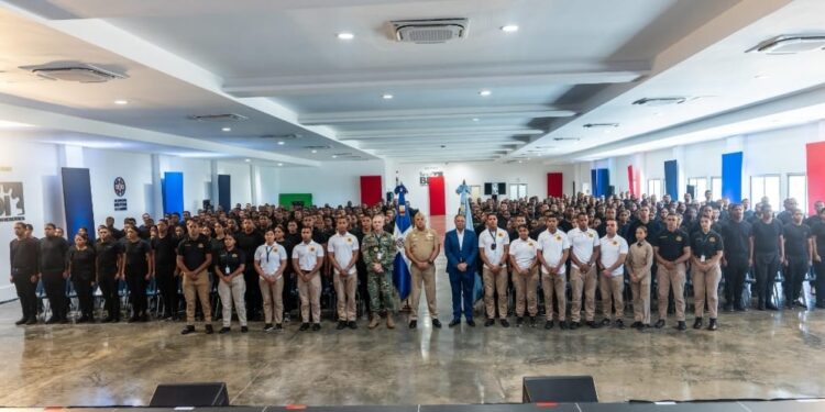 Nuevos agentes de la DGM marcan hito histórico: formación de un nuevo ejército migratorio en RD