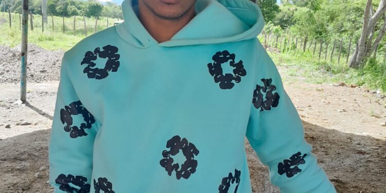 Ejército detiene a dos hombres transportando extranjeras indocumentadas ocultas en el baúl de un vehículo