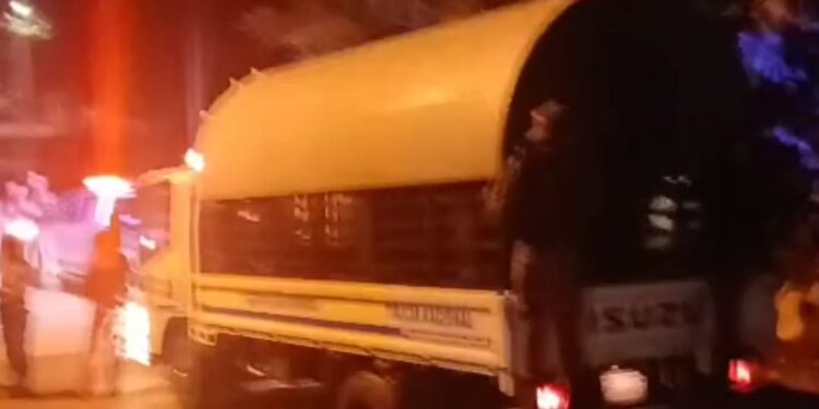 Varios detenidos durante protesta en demanda de construcción de puente en Villa los Almácigos
