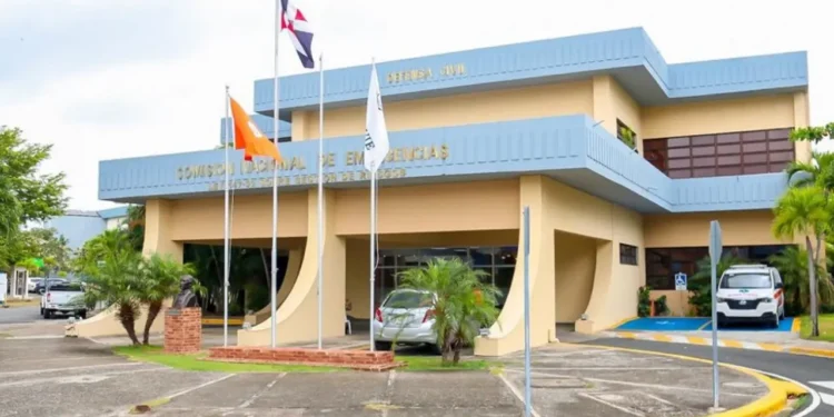 COE emite alertas por onda tropical con alta probabilidad de ciclón en RD