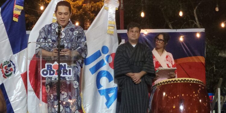 JICA presentan festival ¨BON ODORI¨, en honor  a la cultura japonesa en la colona la Vigía Dajabón