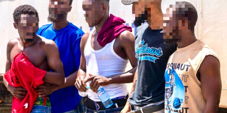 Más de 1,700 detenidos y 1,400 repatriados en operaciones para controlar presencia irregular de inmigrantes