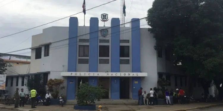 Abogados y familiares entregaron joven buscado por DICRIN en Dajabón 