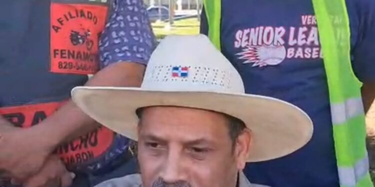 Motoconchistas marchan en apoyo alcalde Santiago Riverón por disposición de no permitir Haitianos ejerciendo esa practica en Dajabón  