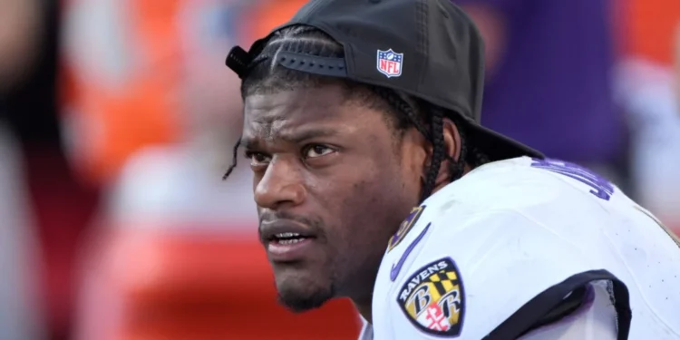 Lamar Jackson dejó juego de Ravens por lesión en la pierna