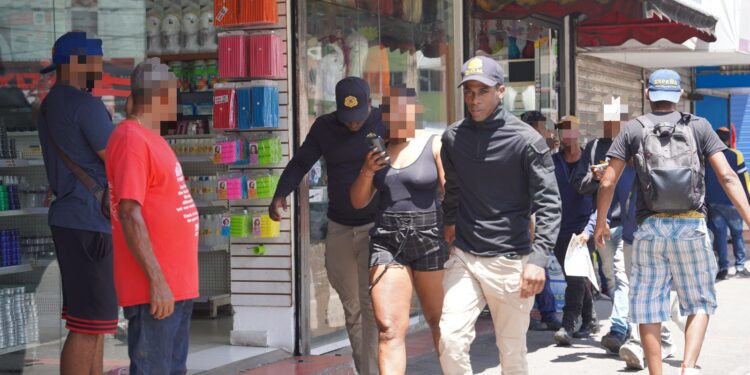 DGM interviene en arterias comerciales del país; detiene 1,221 extranjeros y deporta 955