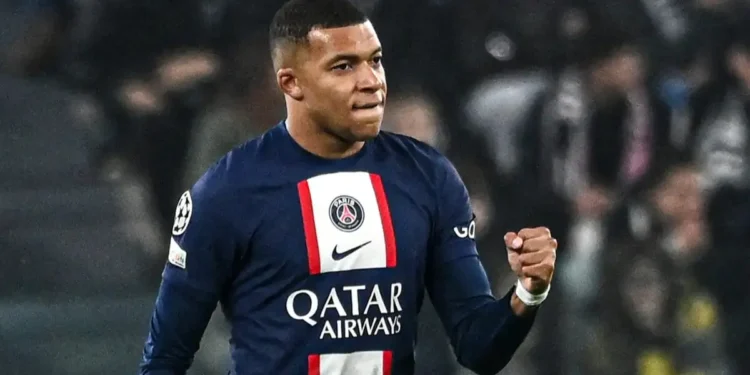 Mbappé y PSG se reclaman mutuamente más de 200 millones en indemnizaciones