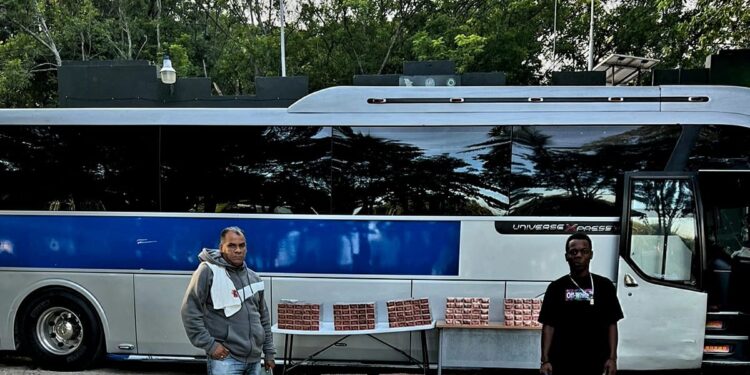 Ejército ocupa 130,000 cigarrillos de contrabando en autobús de transporte público en Matayaya