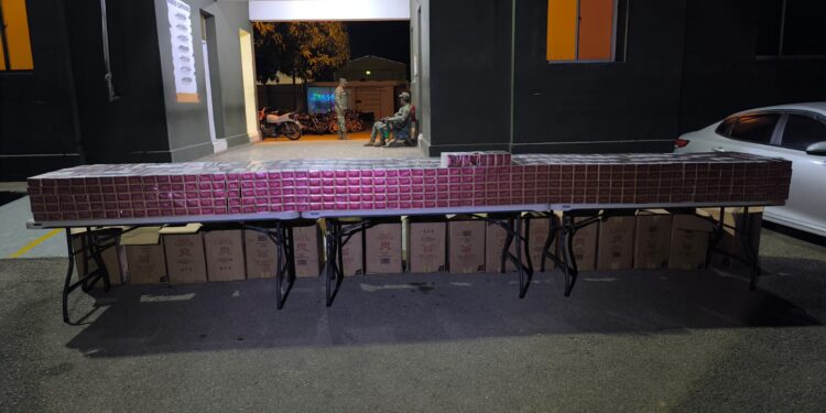 Ejército detiene varios Dominicanos y Haitianos intentaron introducir contrabando de 178,800 cigarrillos por Manzanillo 