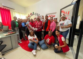 Vídeo: El Espíritu Navideño Ilumina el Distrito Educativo 13-04 Dajabonn