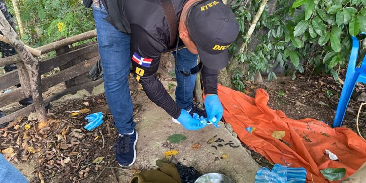 DICRIM y Policía Preventiva desmantelan Punto y ocupan Drogas en los municipios el Pino y Partido Dajabón