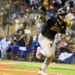 Las Águilas derrotan al Licey en diez entradas