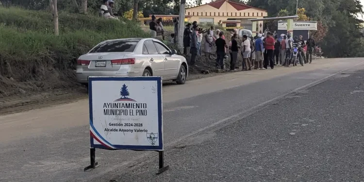 Comunitarios en Dajabón afectados por conflicto entre el alcalde de El Pino y la gobernadora provincial