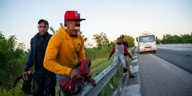 DGM detiene 1,069 extranjeros indocumentados en operativos nacionales; 884 son deportados