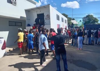 Migración detiene 98 haitianos indocumentados durante interdicción en Loma de Cabrera y Dajabón 