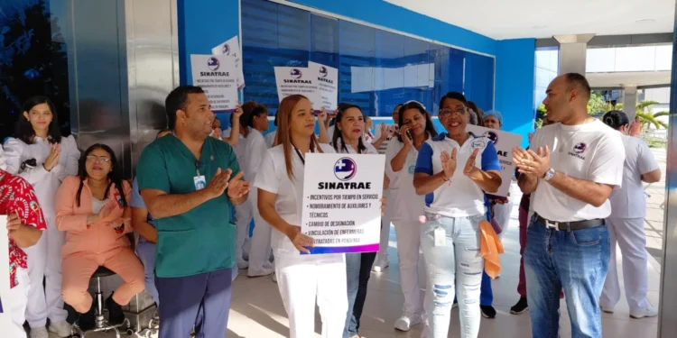 Se cumple el paro de enfermeras en hospitales del Cibao