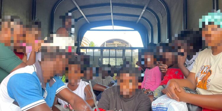 DGM, ERD, PN y Cesfront detienen 905 nacionales haitianos, deportan a 802