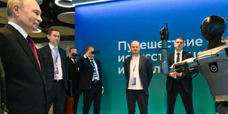 VIDEO: Robot muestra a Putin un baile enérgico