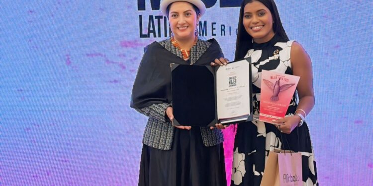 Reconocen joven dajabonera Yokaira García Bonilla con distinción internacional  